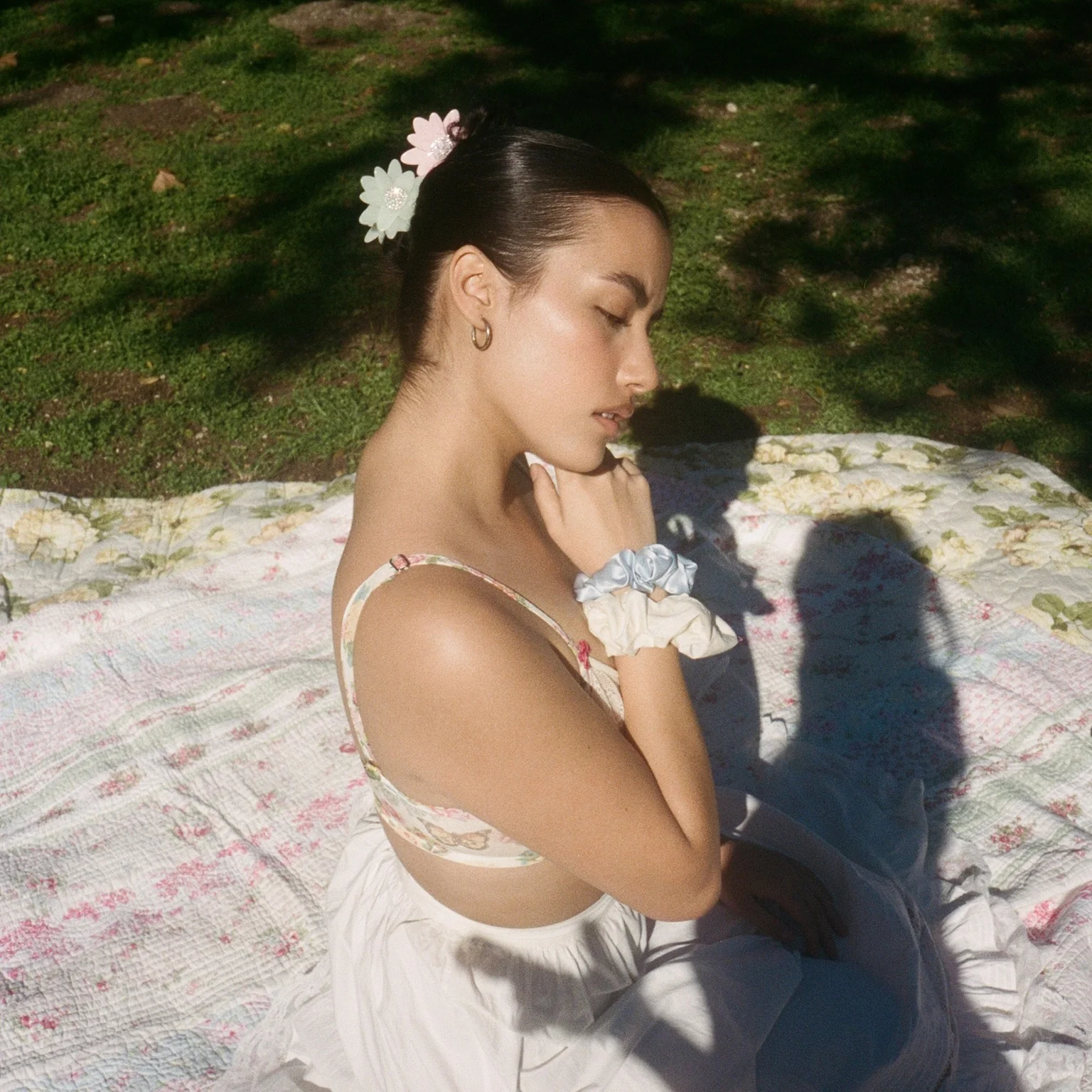 Dahlia Clip in Melon - Image 3