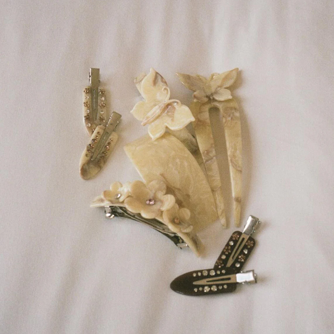 Hair Pin in Chantilly Wings - Image 3