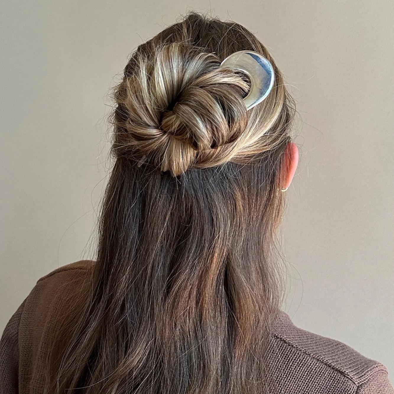 Hair Pin in Tiara - Image 4