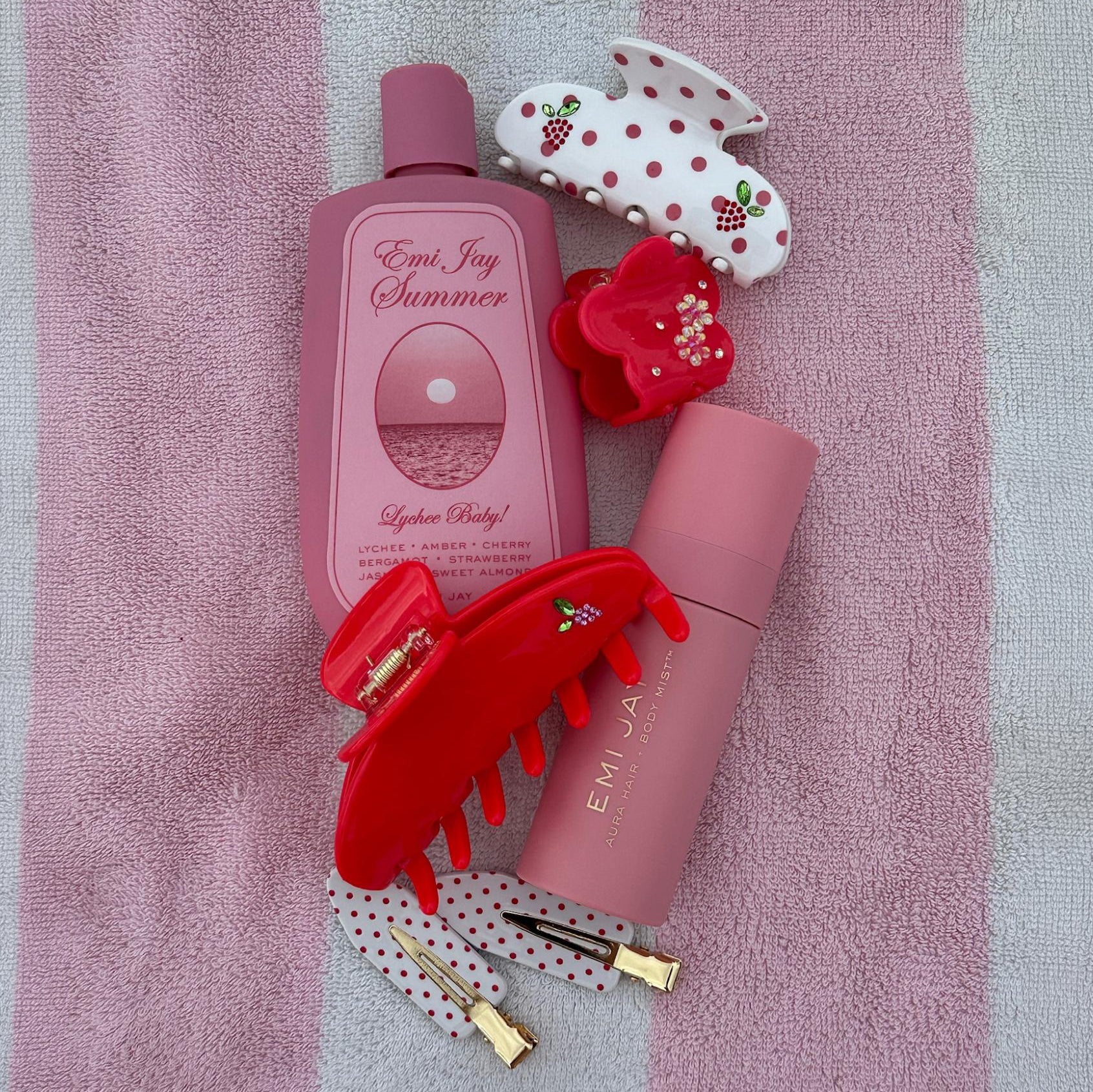 Sweetheart Clip in Coconut Berry Dot - Image 3