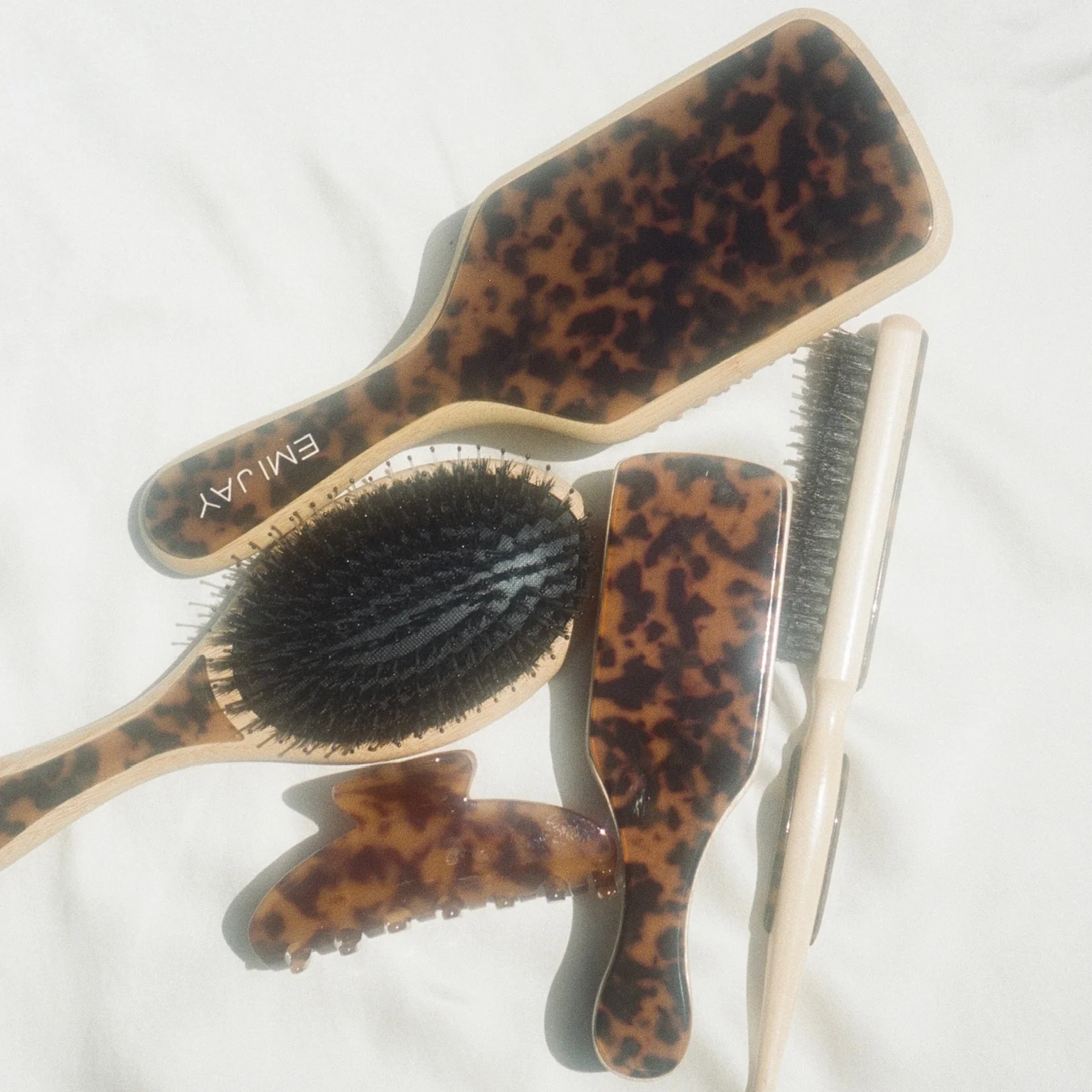Styling Brush in Tortoise - Image 2