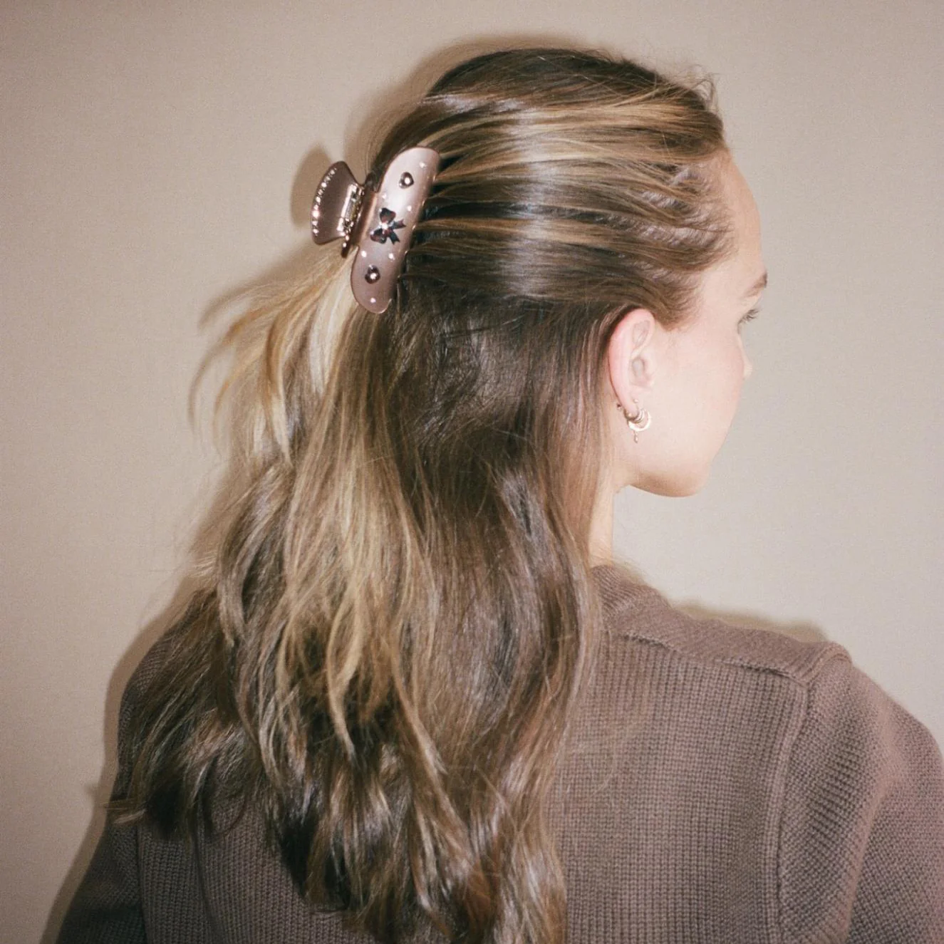 Sweetheart Clip in Cocoa Cashmere - Image 4