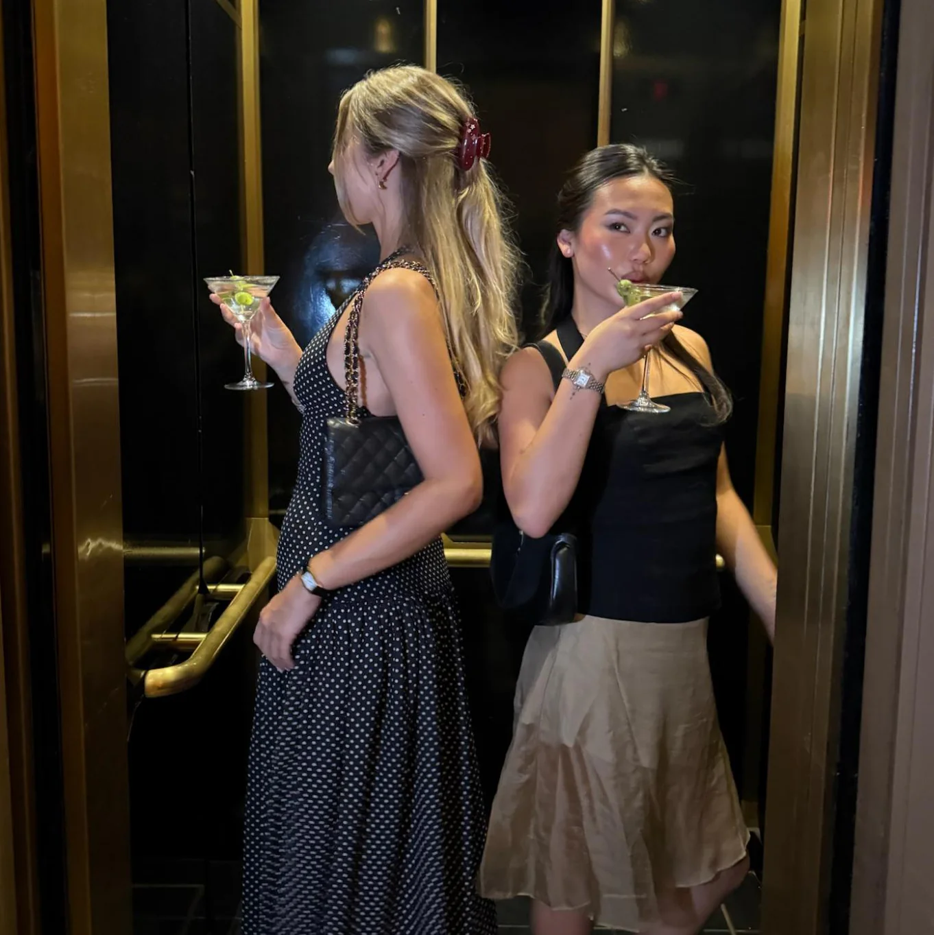 Sweetheart Clip in Dinner Party - Image 3